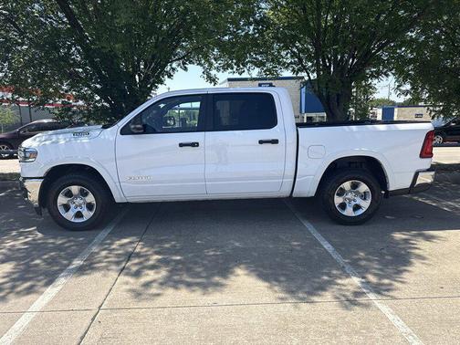 Bright White Clearcoat 2025 RAM 1500 Big Horn/Lone Star