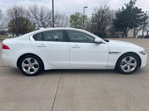 2018 Jaguar XE 25t