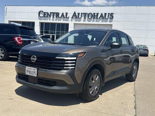 Canyon Bronze Metallic 2025 Nissan Kicks SV