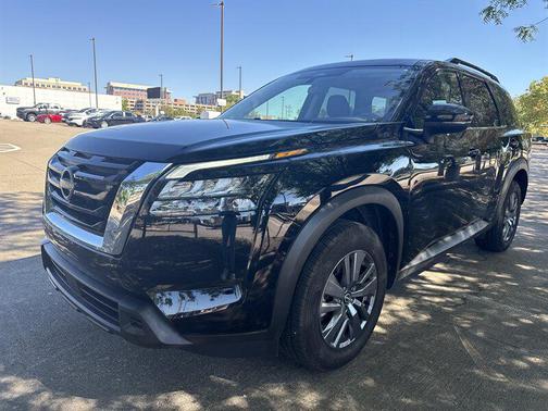 2025 Nissan Pathfinder SV FWD