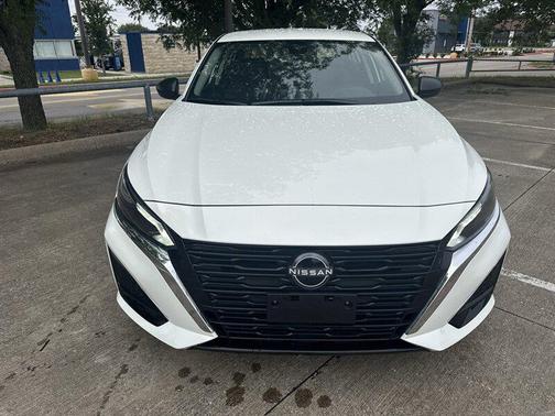 White 2025 Nissan Altima 2.5 SV