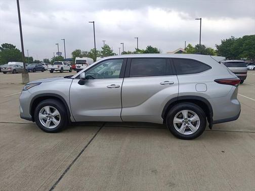 2025 Toyota Highlander LE