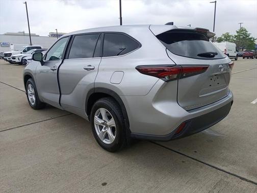 2025 Toyota Highlander LE