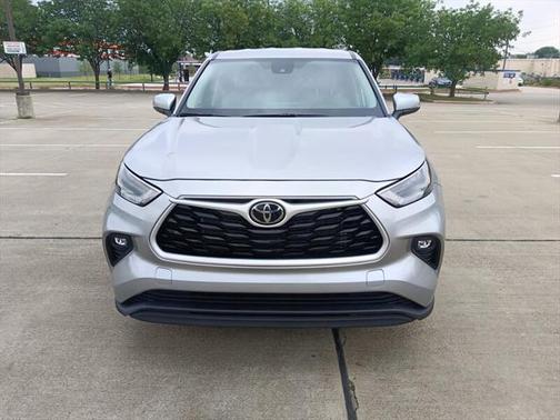 2025 Toyota Highlander LE