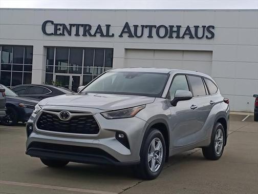 2025 Toyota Highlander LE