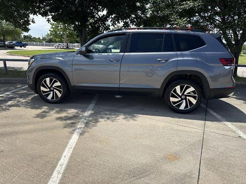 Gray 2025 Volkswagen Atlas 2.0T SE w/Technology