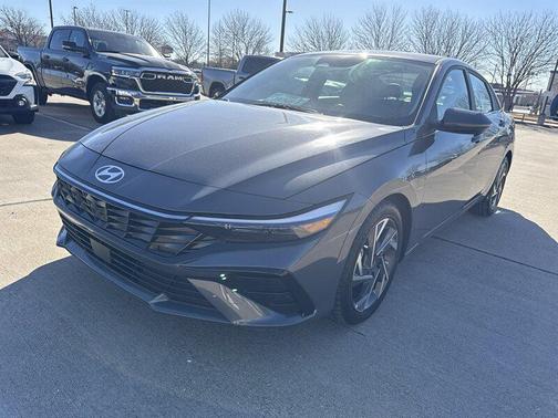 2025 Hyundai ELANTRA Limited