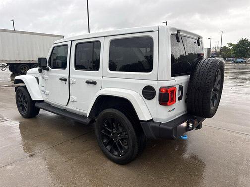 Bright White Clearcoat 2023 Jeep Wrangler 4xe Sahara