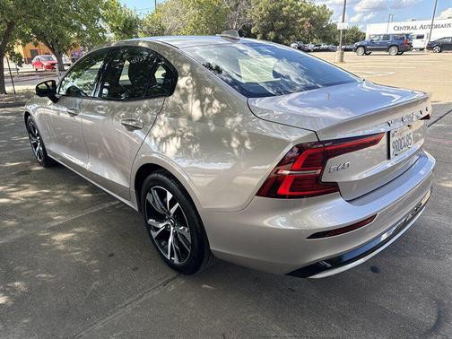 2025 Volvo S60 B5 Core