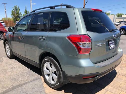 Jasmine Green Metallic 2014 Subaru Forester 2.5i Premium