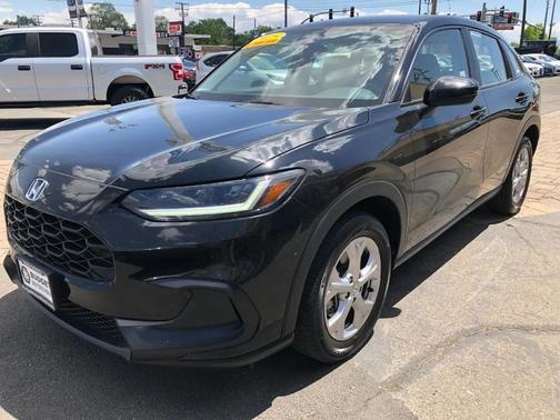 Crystal Black Pearl 2025 Honda HR-V LX