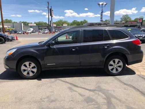 Blue 2010 Subaru Outback 2.5 i Limited