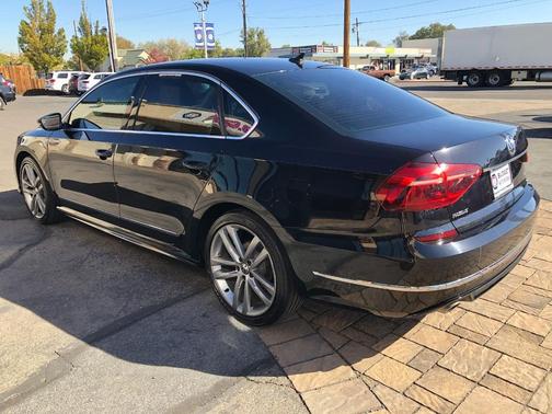 2017 Volkswagen Passat 1.8T R-Line w/Comfort