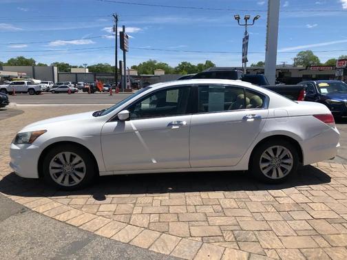 White Orchid Pearl 2012 Honda Accord SE