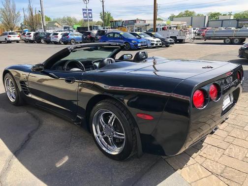 2004 Chevrolet Corvette Base