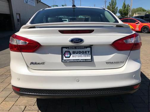 White Platinum Metallic Tri-Coat 2013 Ford Focus Titanium