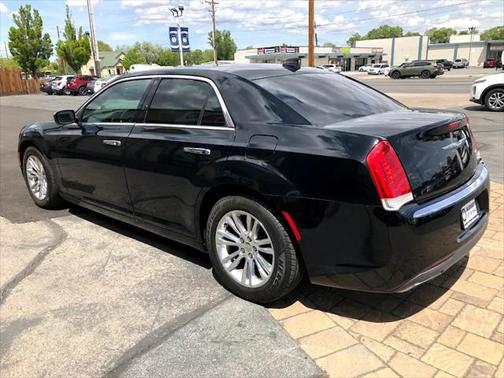 2017 Chrysler 300C Base