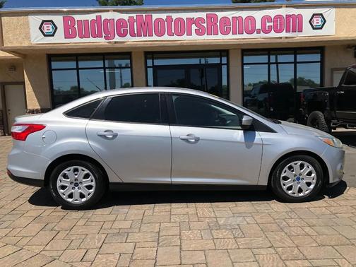 Ingot Silver Metallic 2012 Ford Focus SE