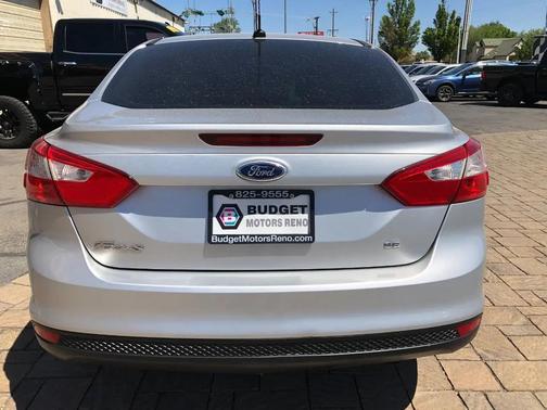 Ingot Silver Metallic 2012 Ford Focus SE