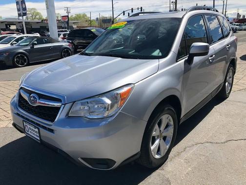 Ice Silver Metallic 2015 Subaru Forester 2.5i Premium