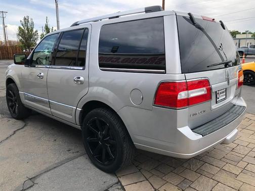 Ingot Silver Metallic 2011 Lincoln Navigator Base