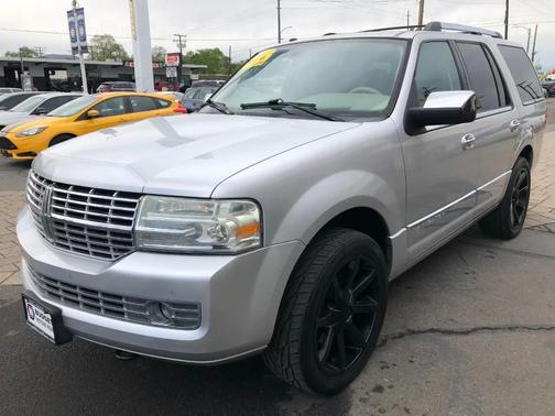 Ingot Silver Metallic 2011 Lincoln Navigator Base