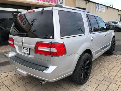 Ingot Silver Metallic 2011 Lincoln Navigator Base