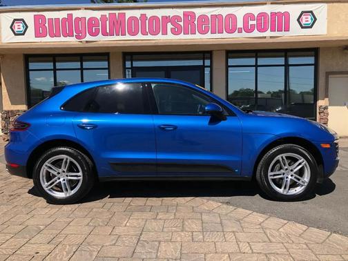 Sapphire Blue Metallic 2017 Porsche Macan Macan
