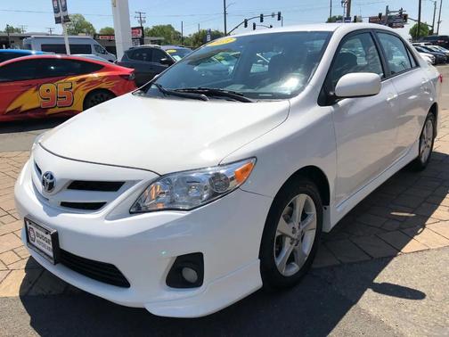 Super White 2013 Toyota Corolla S