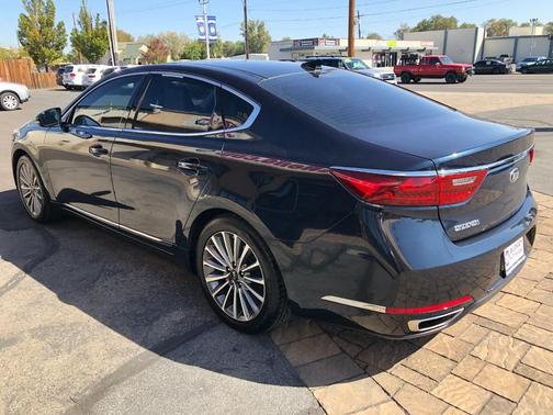 2017 Kia Cadenza Premium