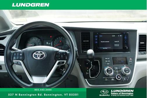 2016 Toyota Sienna LE