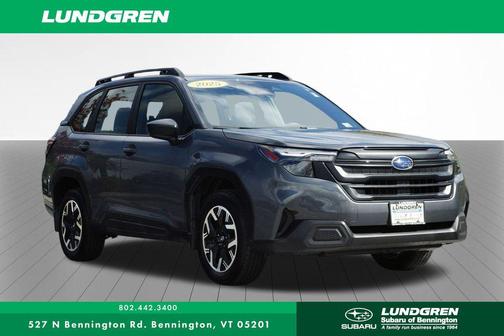 2025 Subaru Forester Base