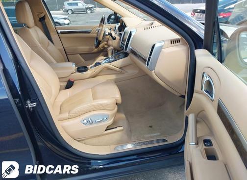 2016 Porsche Cayenne Cayenne