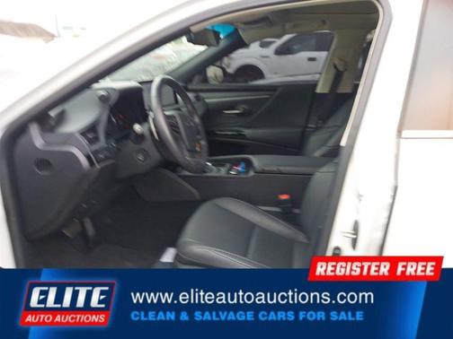 2025 Lexus ES 300h Base