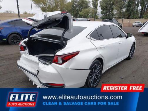 2025 Lexus ES 300h Base