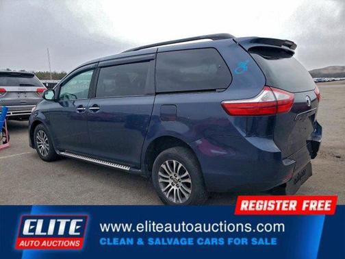 2018 Toyota Sienna XLE