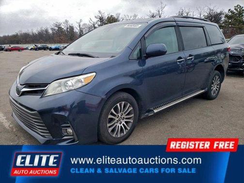 2018 Toyota Sienna XLE