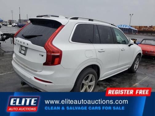 2016 Volvo XC90 T5 Momentum