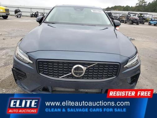 2024 Volvo S60 Recharge Plug-In Hybrid T8 Plus Dark Theme