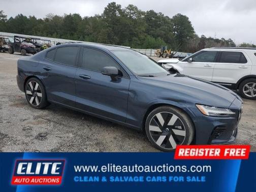 2024 Volvo S60 Recharge Plug-In Hybrid T8 Plus Dark Theme