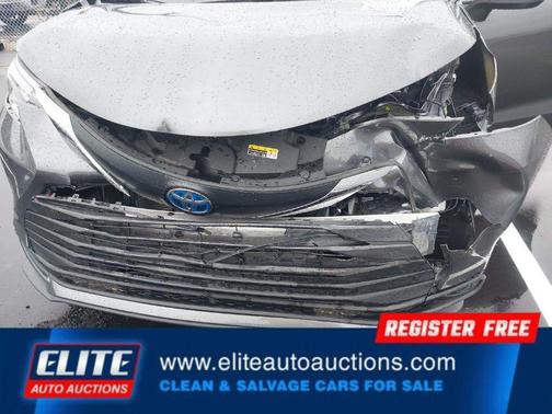 2025 Toyota Sienna XLE