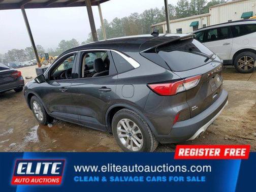 2020 Ford Escape SE