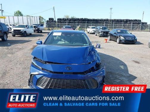 2025 Toyota Camry SE