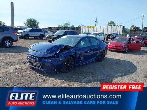 2025 Toyota Camry SE