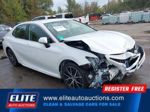 2024 Toyota Camry Hybrid SE