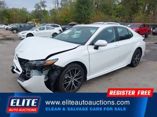 2024 Toyota Camry Hybrid SE