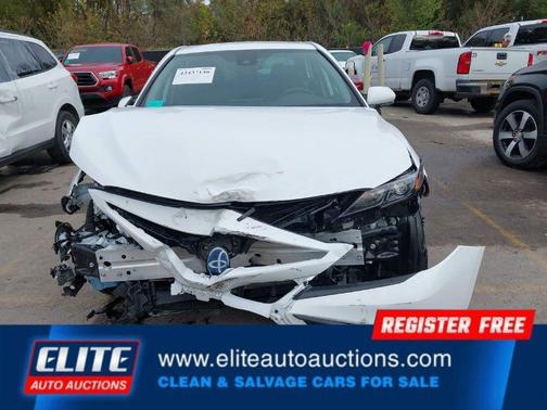 2024 Toyota Camry Hybrid SE