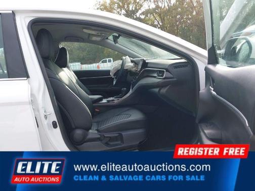 2024 Toyota Camry Hybrid SE