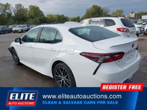 2024 Toyota Camry Hybrid SE