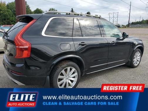 2016 Volvo XC90 T6 Momentum